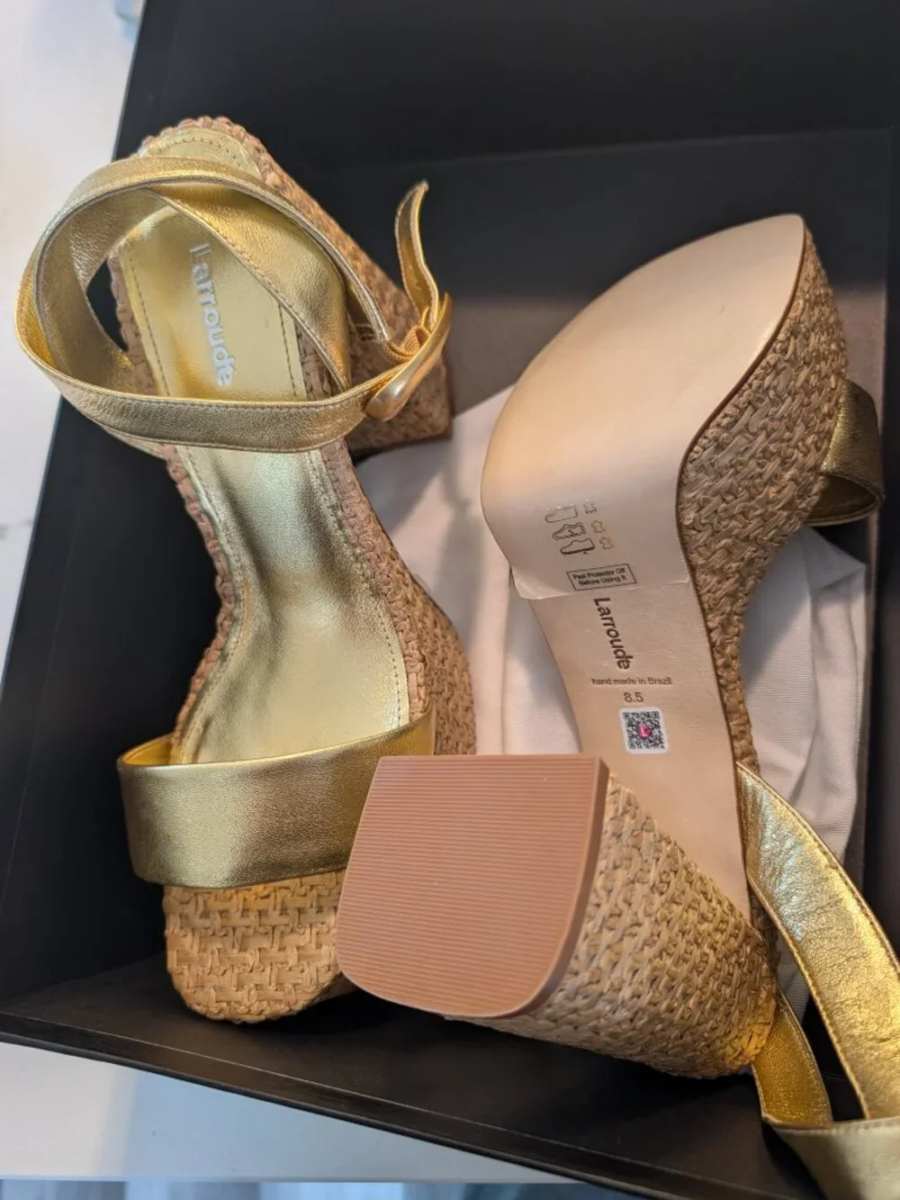 NIB Larroude Dolly Verona Metallic Gold Platform Sandals